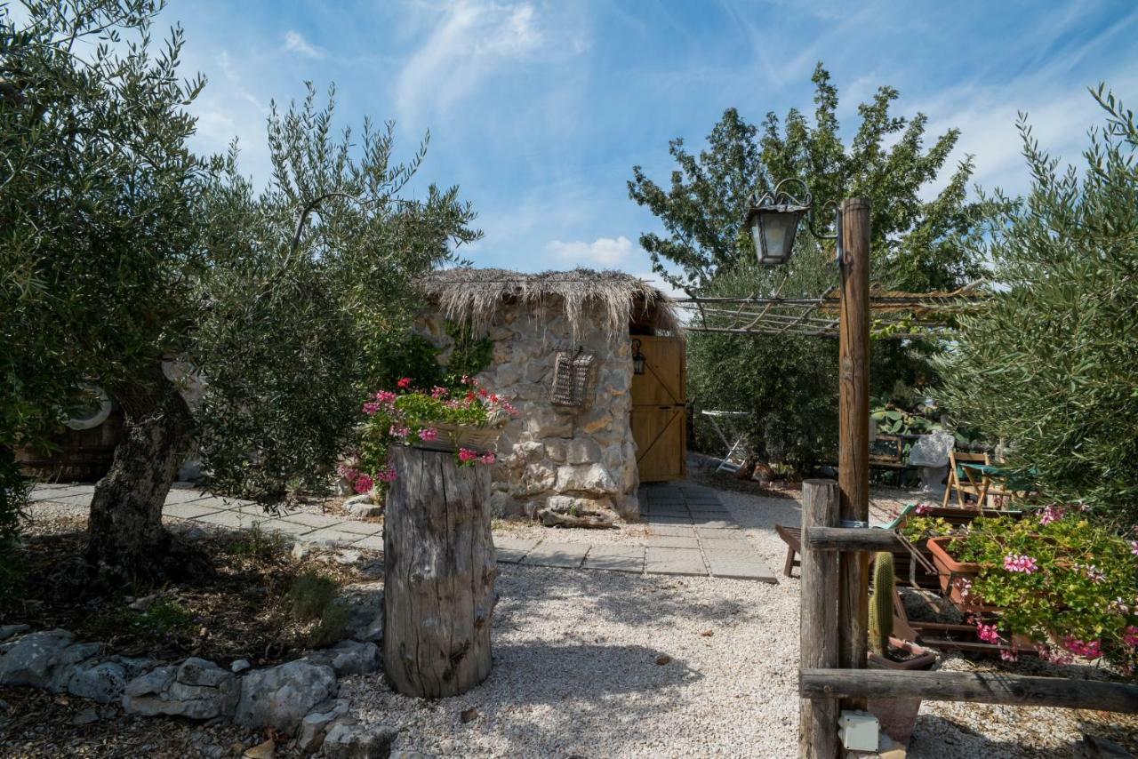 Le Capanne Di Villa Margherita Sonnino Екстер'єр фото
