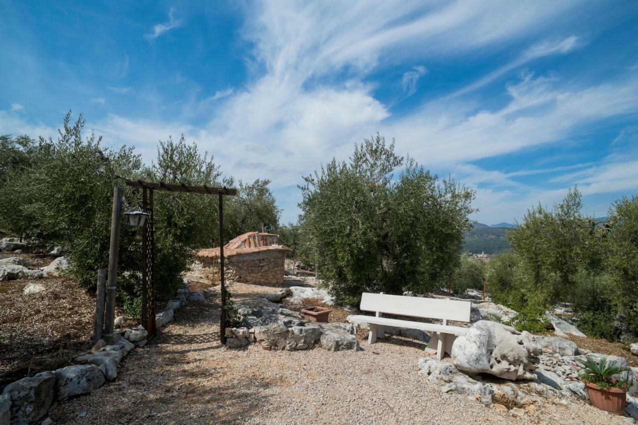 Le Capanne Di Villa Margherita Sonnino Екстер'єр фото