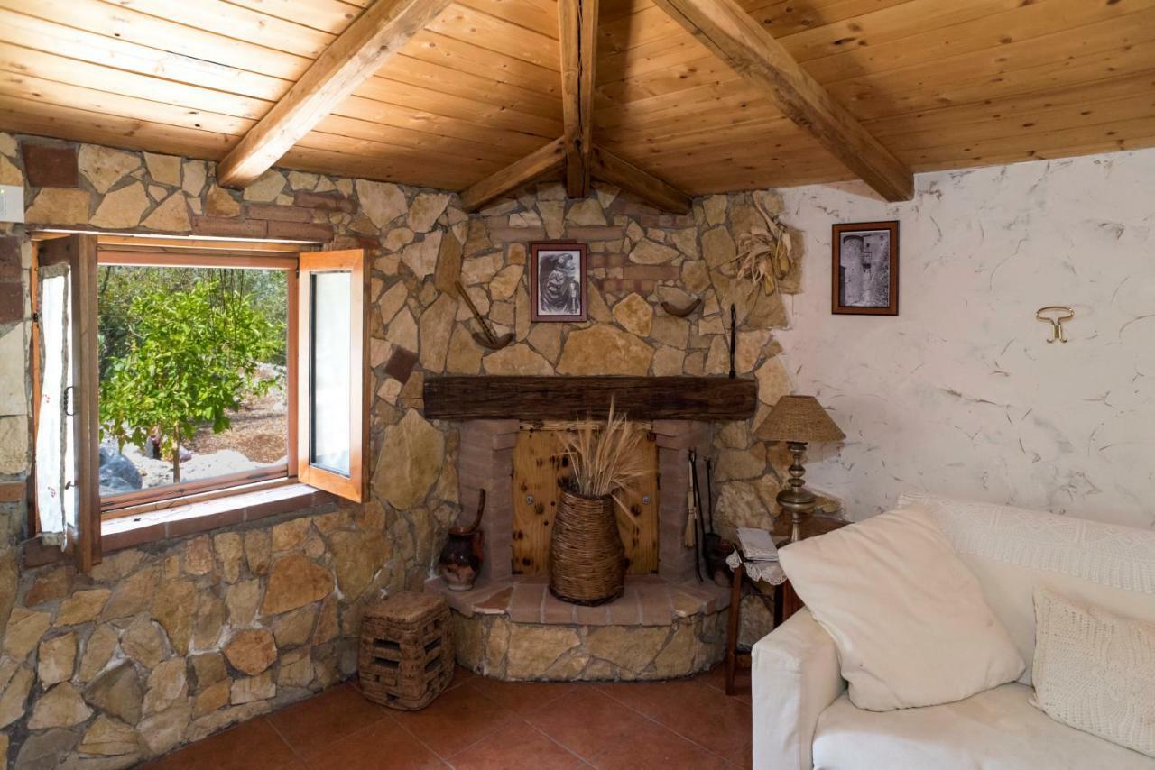 Le Capanne Di Villa Margherita Sonnino Екстер'єр фото