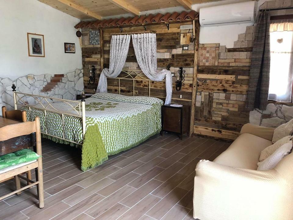 Le Capanne Di Villa Margherita Sonnino Екстер'єр фото